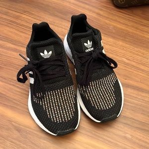 Adidas Swift run sneakers